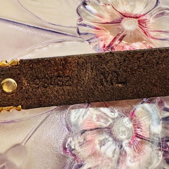 New VTG Women’s Brown Leather Adjustable Belt Ornate GoldTone Buckle USA Western main image 5